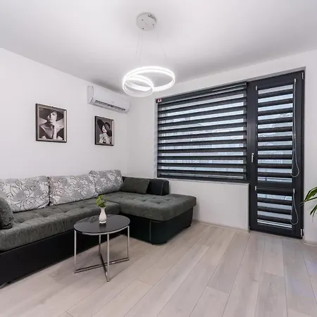Апартамент За Гости Дрийм Appartement